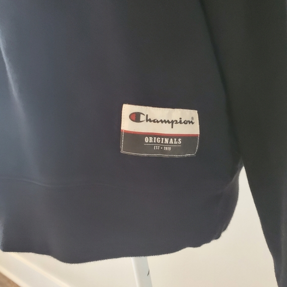 Champion Limited Canada Edition Goats Pullover - Picture 2 of 6